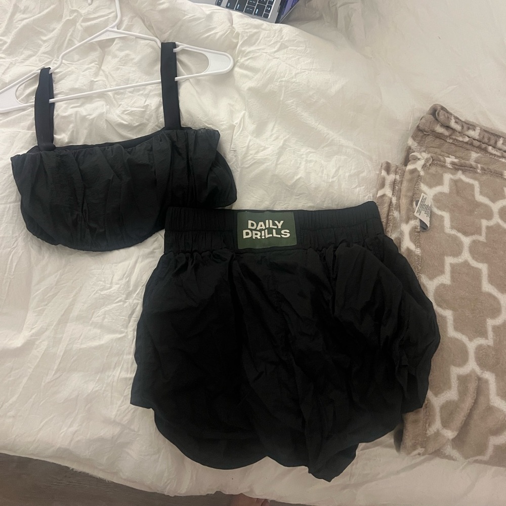 Black daily drills bubble set